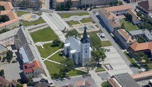 Ifj&uacute;s&aacute;gi csere Hajdub&ouml;sz&ouml;rm&eacute;nyen