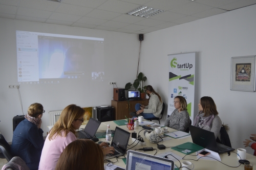 Egyeztet&eacute;s a Start Up Academy projektben